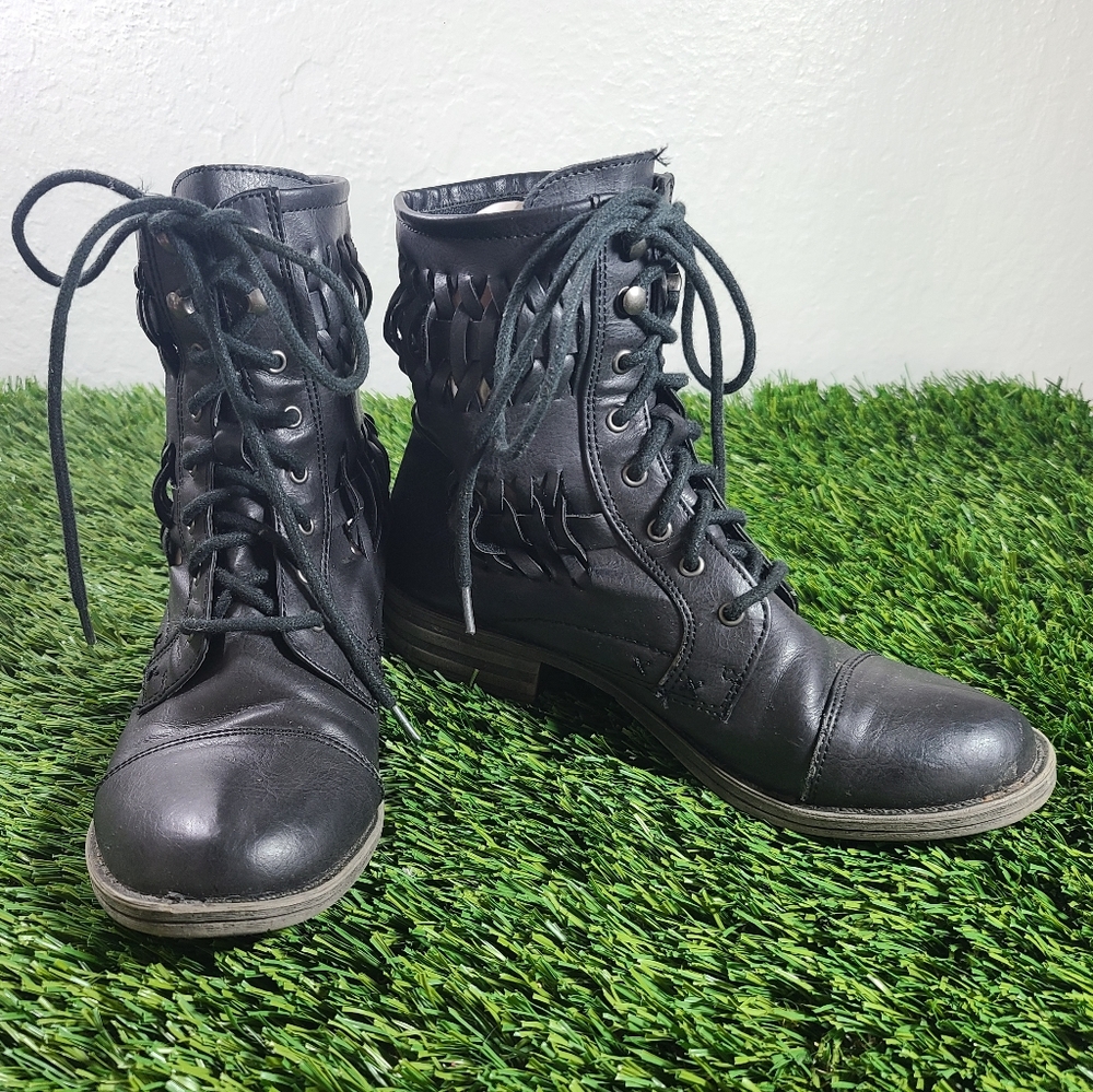 Nine West Black Laced Combat Boots Size 5 1/2